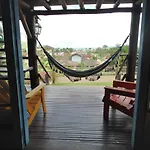 Casa rústica e charmosa em condomínio - Lagoinha